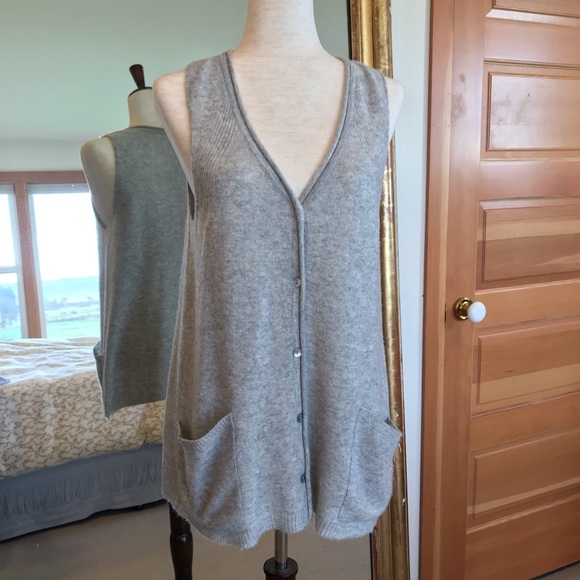 ❌SOLD Margaret O’Leary | Cashmere Cardigan Sleeveless - Picture 3 of 7